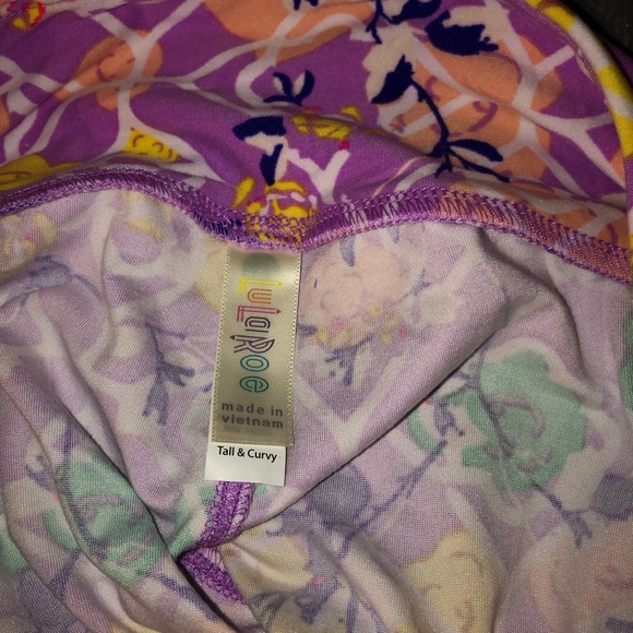 LuLaRoe Tall and Curvy Leggings - Picture 4 of 4